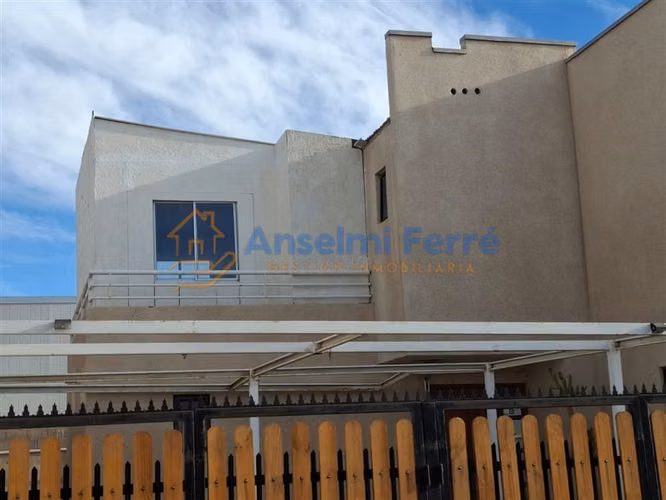 Casa en venta de 4 dorm. en Calama