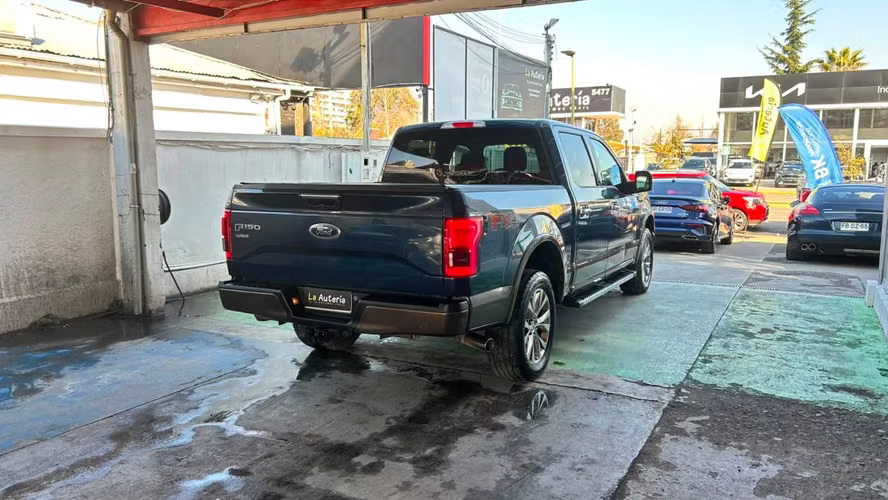 Ford F-150 Lariat Luxury 4x4 5.0 AUT (2018) - Imagen 3