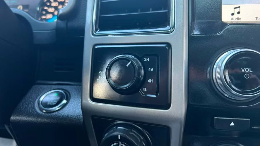 Ford F-150 Lariat Luxury 4x4 5.0 AUT (2018) - Imagen 17