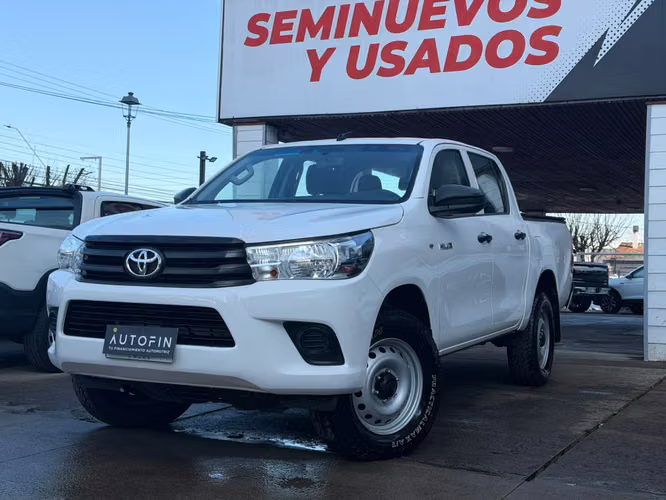 TOYOTA HILUX DX 2.4T MECANICA 4X4 UNICO DUEÑO AÑO 2022