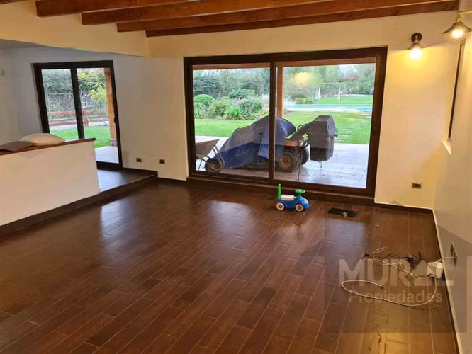 vendo solida casa, bajo tasacion, quincho, piscina,Talagante