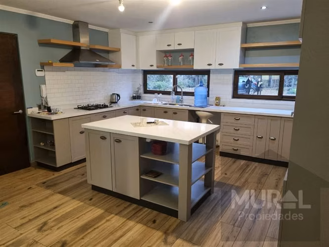vendo solida casa, bajo tasacion, quincho, piscina,Talagante