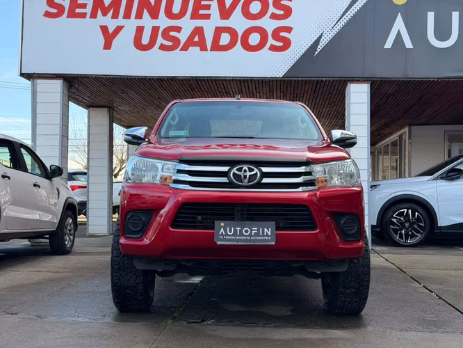 TOYOTA HILUX DX 2.4T 4X2 MECANICO AÑO 2020 UNICO DUEÑO