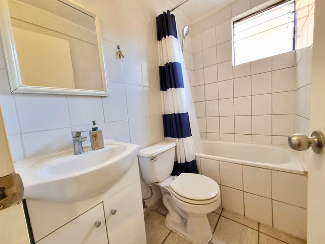 Linda y amplia casa de 2 pisos, 3 dormitorios, Villa Los Álamos, Peñaflor