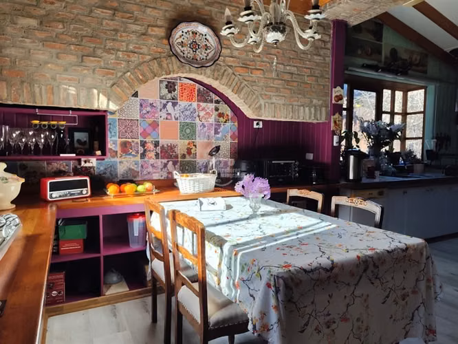 Casa en arriendo de 5 dorm. en Olmué