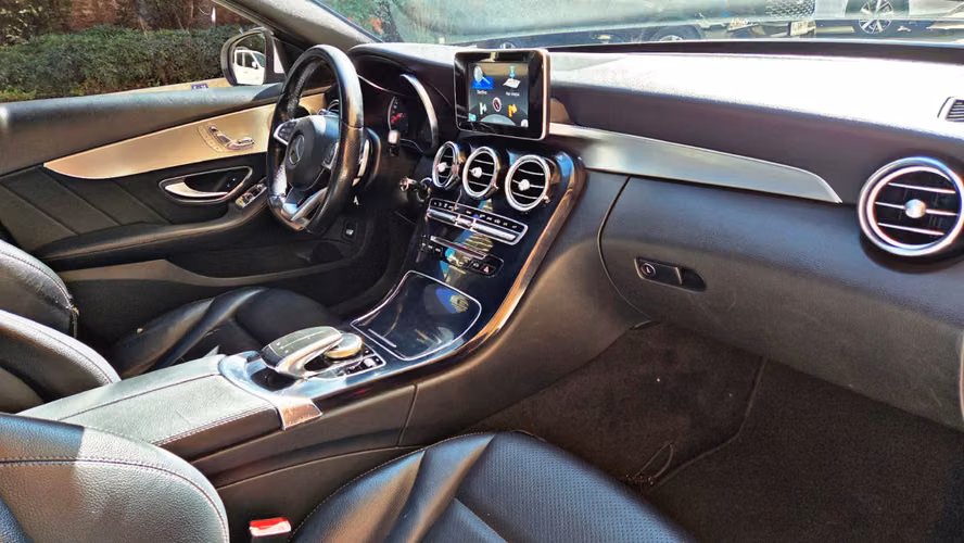 MERCEDES-BENZ C300 AMG LINE AÑO 2017 PRENDA- PRENDA