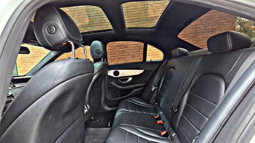 MERCEDES-BENZ C300 AMG LINE AÑO 2017 PRENDA- PRENDA