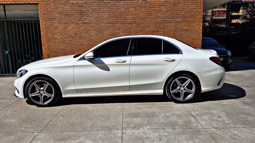 MERCEDES-BENZ C300 AMG LINE AÑO 2017 PRENDA- PRENDA