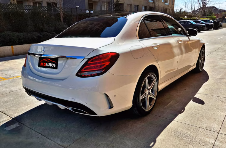 MERCEDES-BENZ C300 AMG LINE AÑO 2017 PRENDA- PRENDA