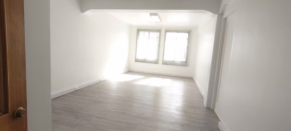 Impecable Oficina Central 28 m2 - Imagen 10