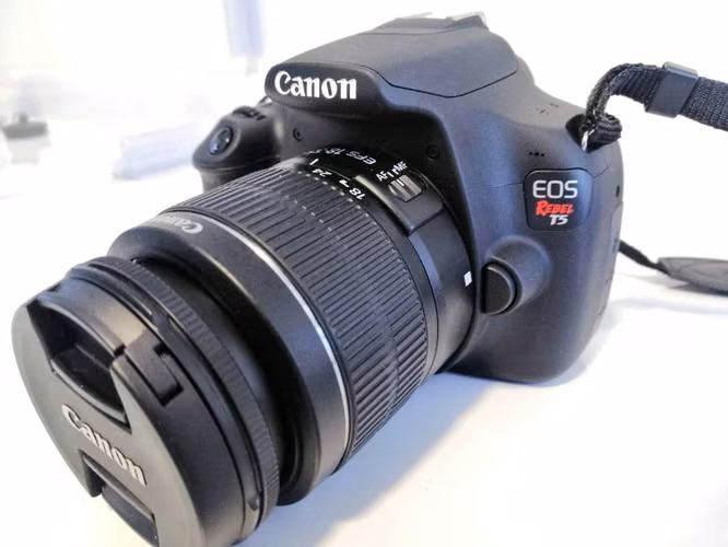 Venta de cámara canon seminueva