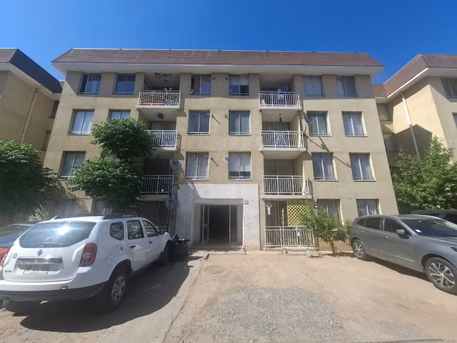 Gran ubicación, metro Lo Cruzat. 3D 1B Condominio San Ignacio