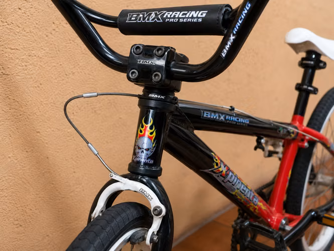 Bicicleta BMX Race HyperNova aro 20 – Excelente estado