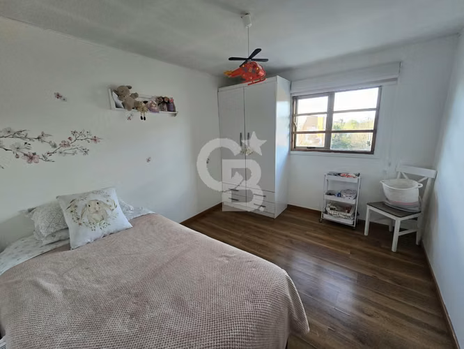 Amplia casa con 6 dorm. y sala de juegos en Mirador Bahía - Imagen 13