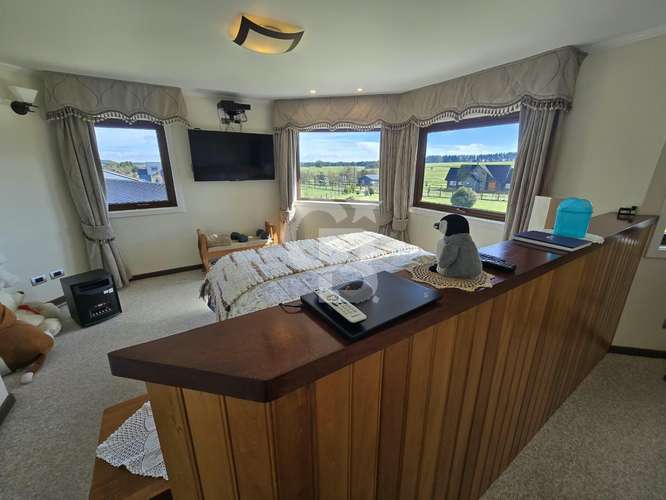 Majestuosa Casa en Puerto Varas con Amplios Espacios - Imagen 7