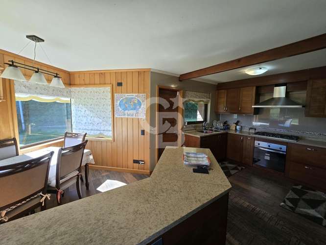 Majestuosa Casa en Puerto Varas con Amplios Espacios - Imagen 19