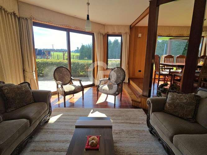 Majestuosa Casa en Puerto Varas con Amplios Espacios - Imagen 6
