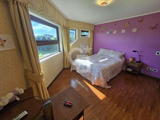 Majestuosa Casa en Puerto Varas con Amplios Espacios - Imagen 12