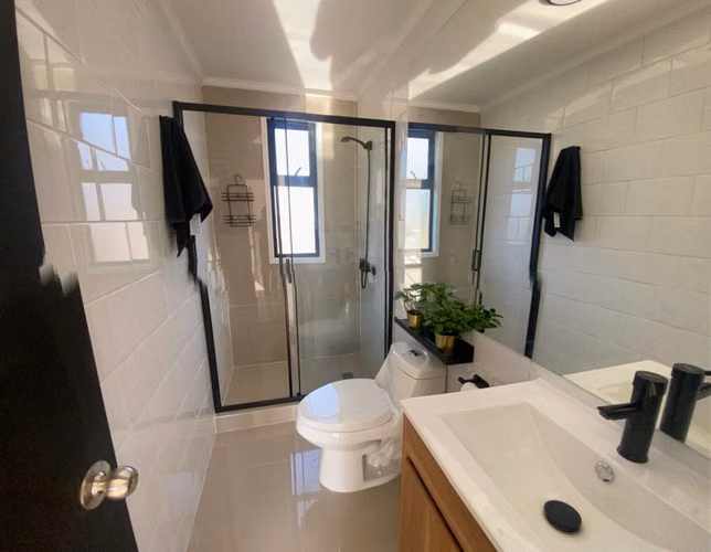 ¡ESTRENA UNA HERMOSA CASA EN EL LITORAL DE SANTO DOMINGO!