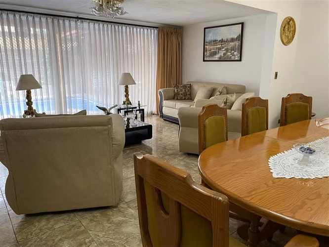 Casa en venta de 5 dorm. en Huechuraba - Imagen 5