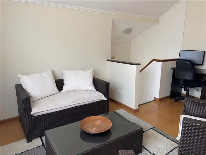 Casa en venta de 5 dorm. en Huechuraba - Imagen 8