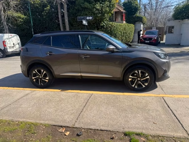 PEUGEOT 2008 ALLURE PACK PURETECH 130 EAT8 - 2022 | 4351