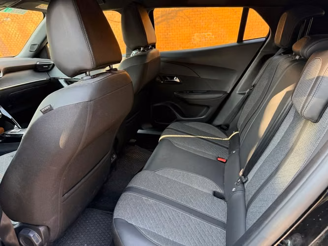 PEUGEOT 2008 ALLURE PACK BLUEHDI 130EAT8 - 2024 | 4350