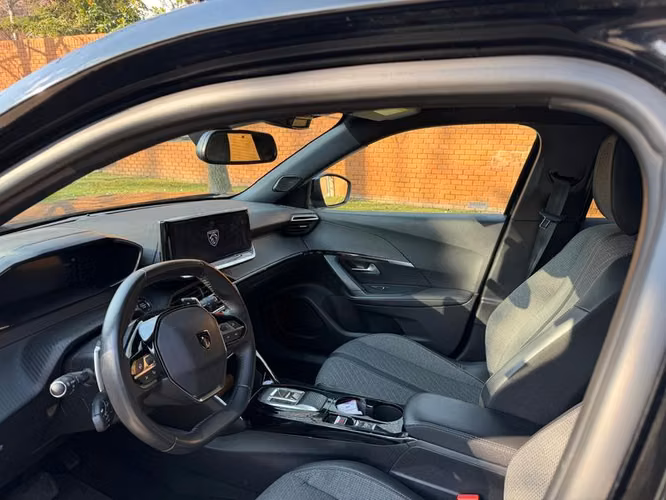 PEUGEOT 2008 ALLURE PACK BLUEHDI 130EAT8 - 2024 | 4350