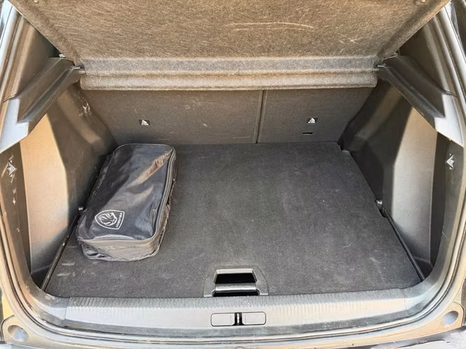 PEUGEOT 2008 ALLURE PACK BLUEHDI 130EAT8 - 2024 | 4350