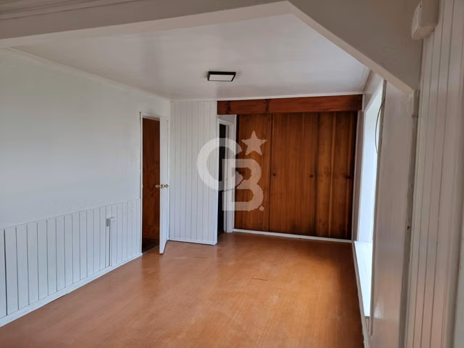 Casa amplia en Puerto Montt: 4D/3B, céntrica y luminosa. - Imagen 8