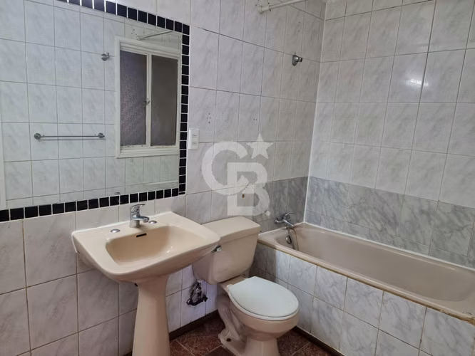 Casa amplia en Puerto Montt: 4D/3B, céntrica y luminosa. - Imagen 9