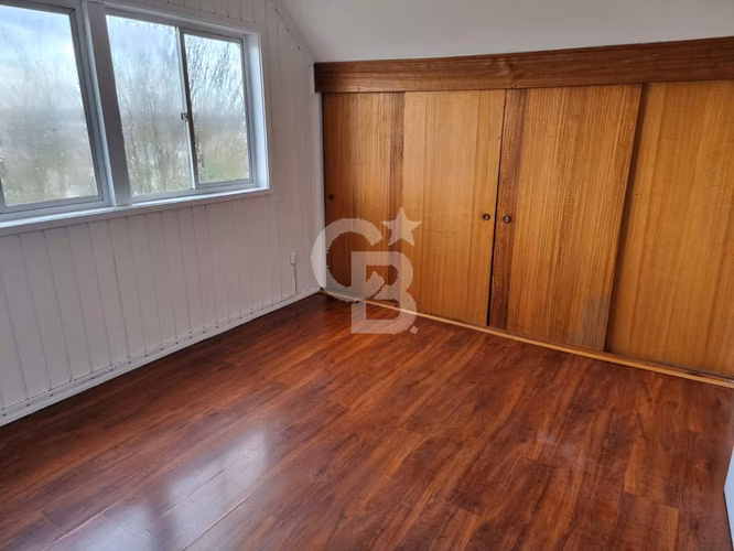 Casa amplia en Puerto Montt: 4D/3B, céntrica y luminosa. - Imagen 10