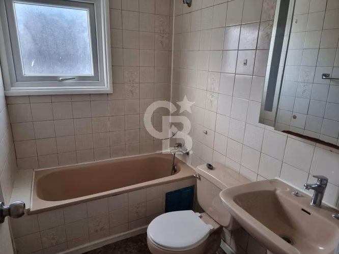 Casa amplia en Puerto Montt: 4D/3B, céntrica y luminosa. - Imagen 12
