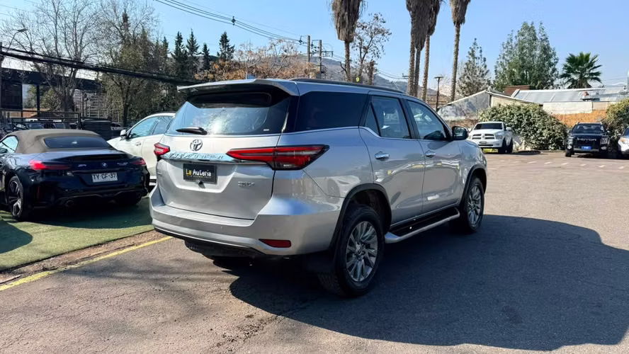 Toyota Fortuner 2.8 SRX TDI DIESEL 4X4 AT 5P (2022)