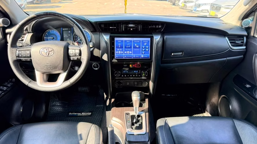 Toyota Fortuner 2.8 SRX TDI DIESEL 4X4 AT 5P (2022)