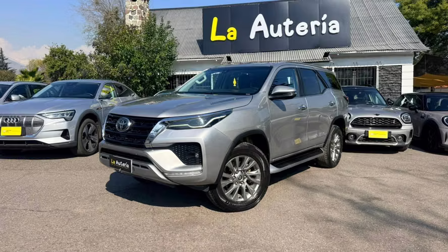Toyota Fortuner 2.8 SRX TDI DIESEL 4X4 AT 5P (2022)