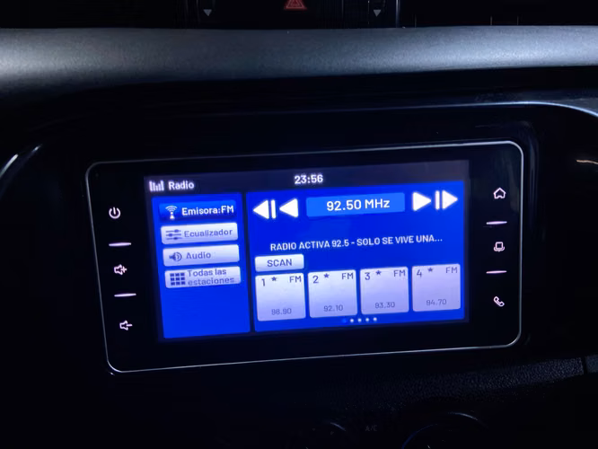 HILUX DX 4X4 SVYC48-SANTIAGO