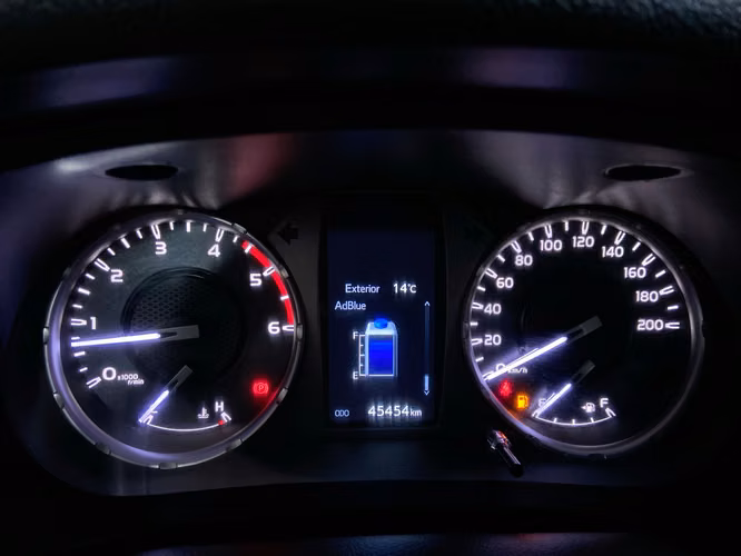 HILUX DX 4X4 SVYC48-SANTIAGO