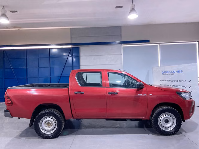 HILUX DX 4X4 SVYC48-SANTIAGO