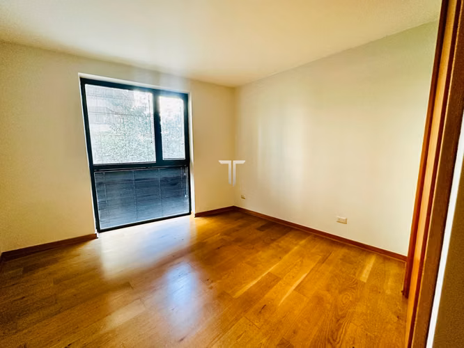Departamento en venta c/ estacionamiento en Barrio El Golf