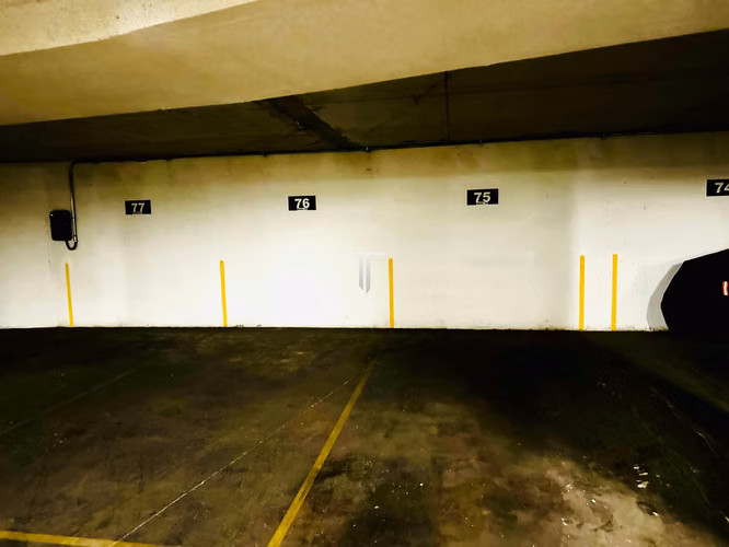 Departamento en venta c/ estacionamiento en Barrio El Golf