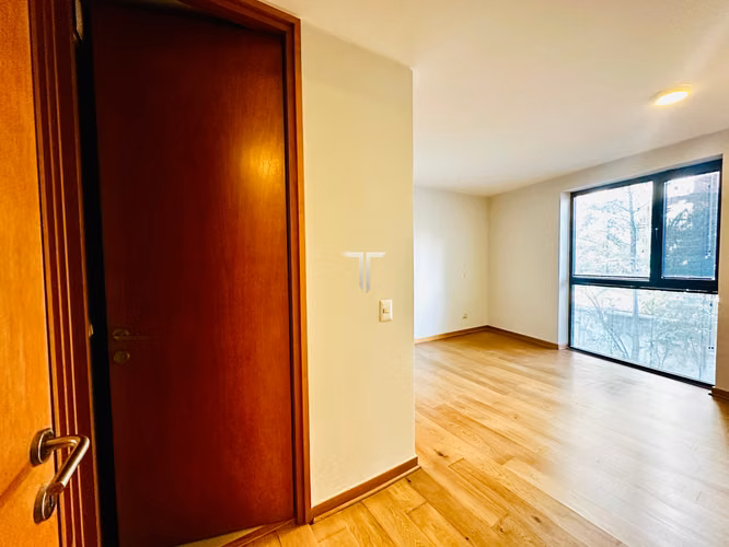 Departamento en venta c/ estacionamiento en Barrio El Golf
