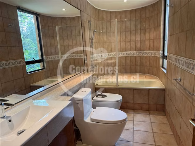 Departamento en venta de 6 dorm. en Las Condes