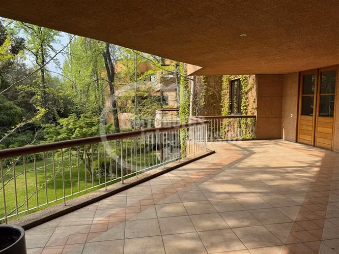 Departamento en venta de 6 dorm. en Las Condes