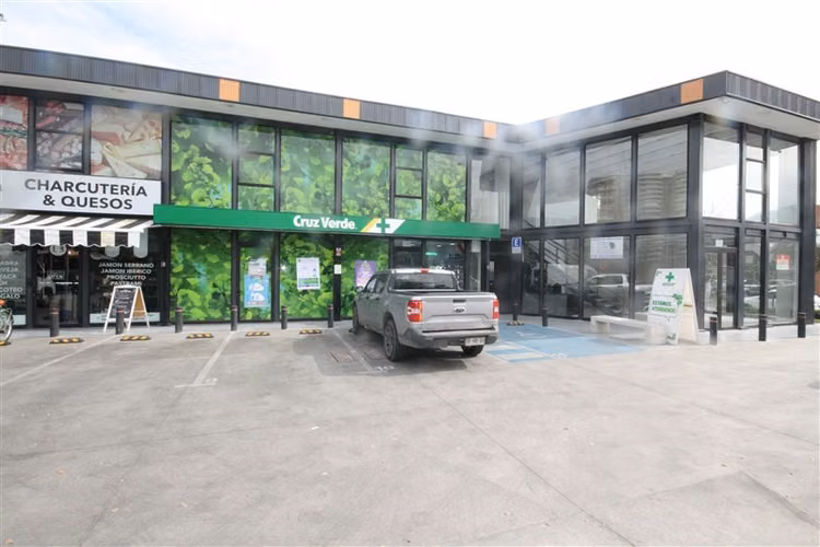 Local Comercial en Stripcenter Geronimo de Alderete Vitacura - Imagen 6