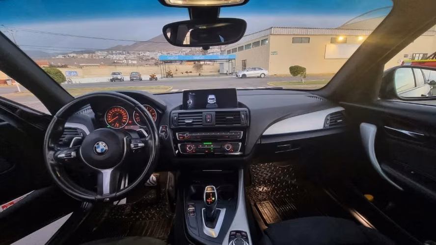 BMW 118i sport año 2015