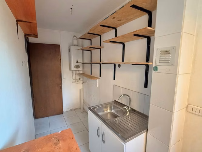 SE ARRIENDA DPTO 2D/1B/Patio/METRO GRECIA