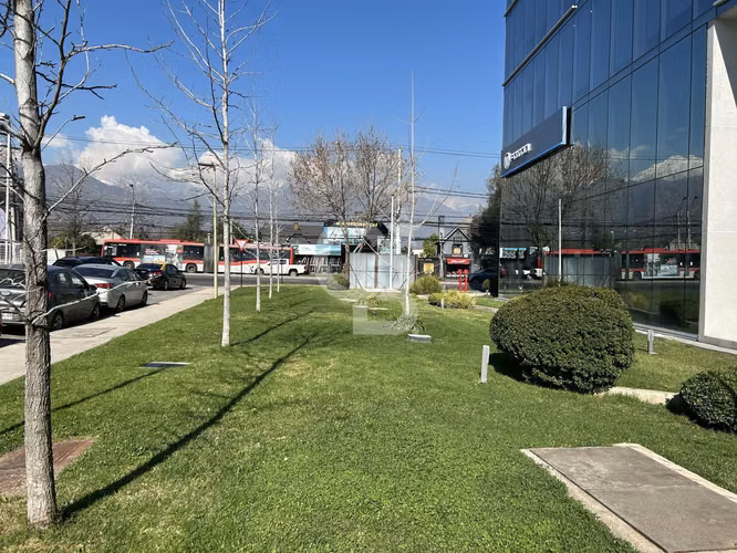Oficina Planta Libre  sector Alto Las Condes - Las Condes - Imagen 12