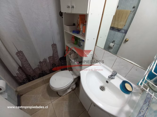 Casa Solida de Dos Pisos Ampliada y Regularizada, 4 Dormitorios, 1 Baño, Quilicura. - Imagen 12