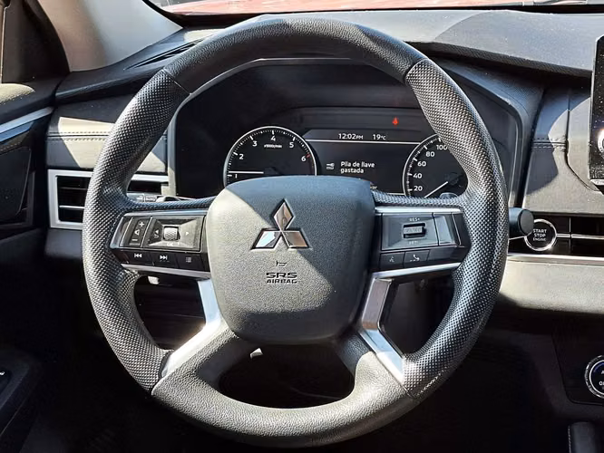 MITSUBISHI OUTLANDER 2023 - Imagen 9